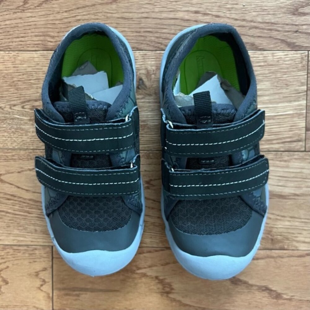 Kamik overpass sneaker size 11 blackcharcoal